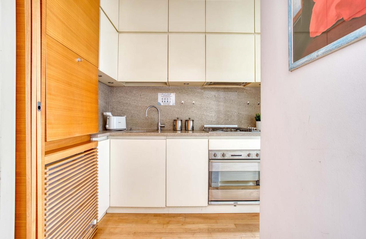 Joivy Vibrant Studio With Balcony Milán Exterior foto